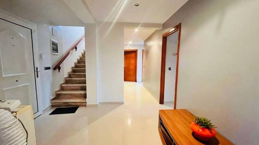 Chalet pour 8 personnes, avec Balcon et Jacuzzi ainsi que Terrasse et Jardin à Roses