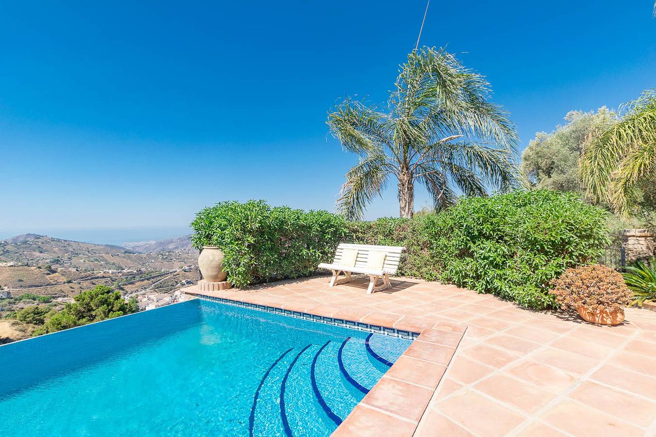 Villa 'Casa La Mirada' mit Meerblick, Pool und Wlan in Cómpeta, Málaga Provinz