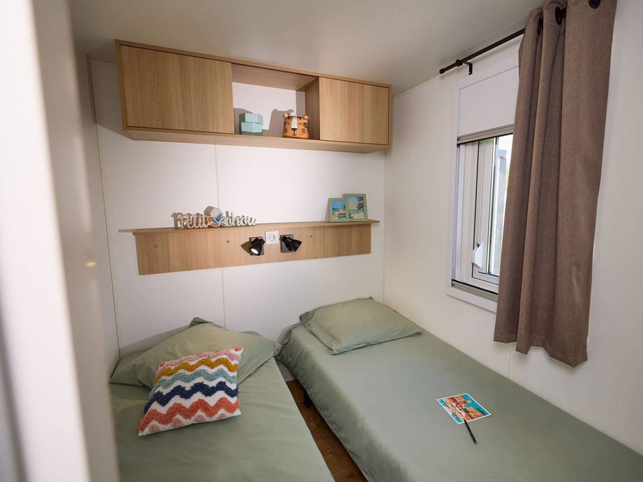 Cómodo mobil-home con terraza en Brem in Brem-sur-Mer, Valle del Loira