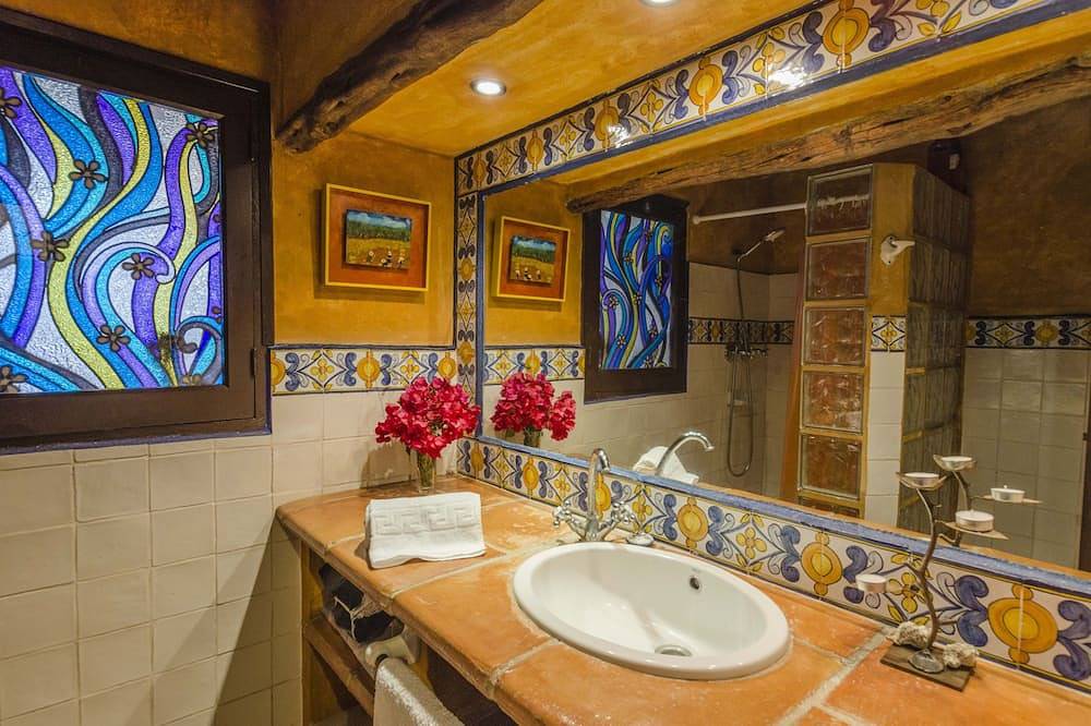 Villa Brisa  Estancia Turistica En Ibiza[ Máximo  6 personas ] No Party  Villa. in Cap Martinet, Santa Eulària des Riu