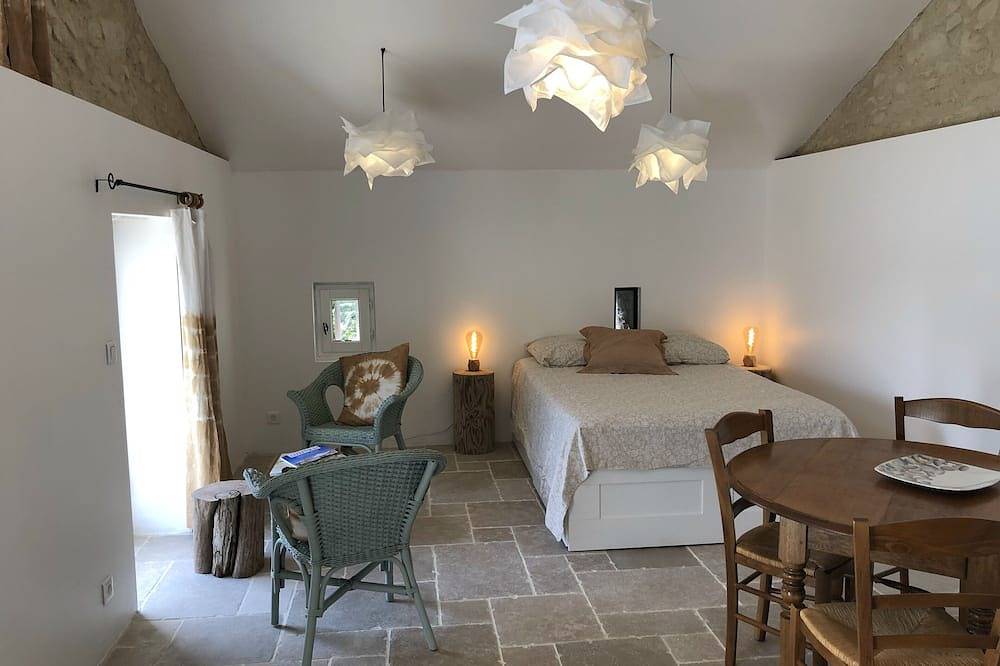 Quiet little cottage in the middle of lavender fields in Pierrerue (Forcalquier), Parque natural regional del Luberon