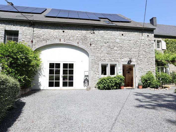 Appartement de vacances pour 10 personnes, avec vue et jardin à Dinant