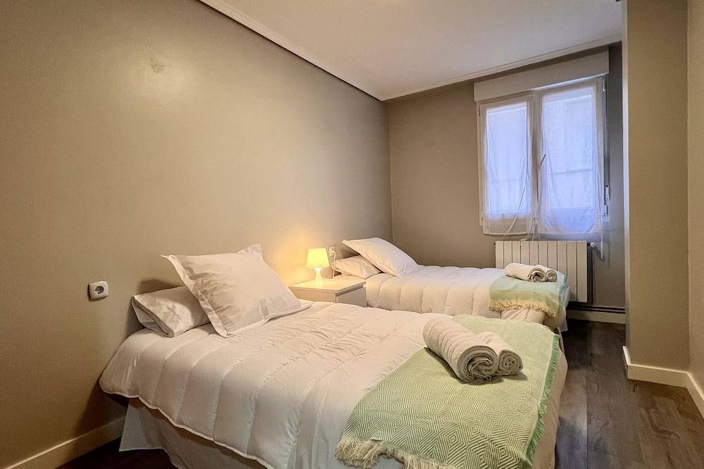Entire apartment, Renovated apartment in the town of Comillas in Comillas, Cantabrian Coast