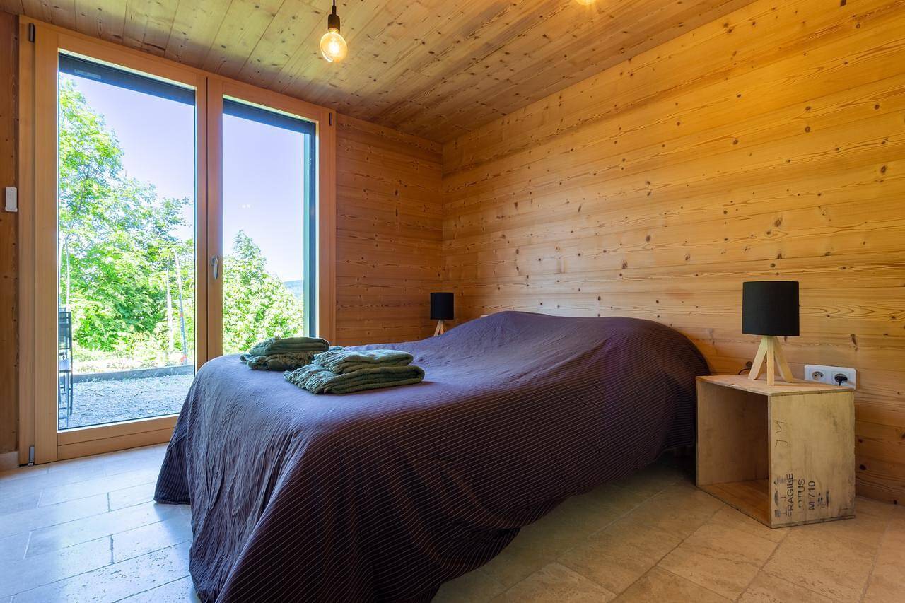 Entire apartment, Eco-gite dans chalet neuf au pied des montagnes in Habère-Poche, Thonon-les-Bains region
