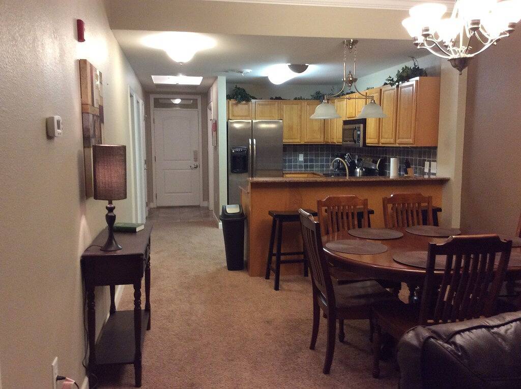 Ganze Wohnung, Luxuriöse Wohnung, am Fluss mit Blick auf die Berge in Sevierville, Sevier County