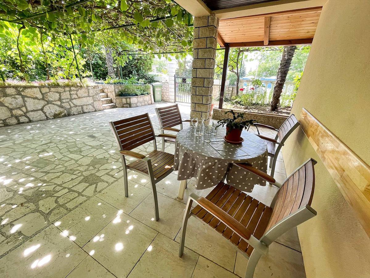 Appartamento vacanze a Kvarn a partire da 108€ a notte