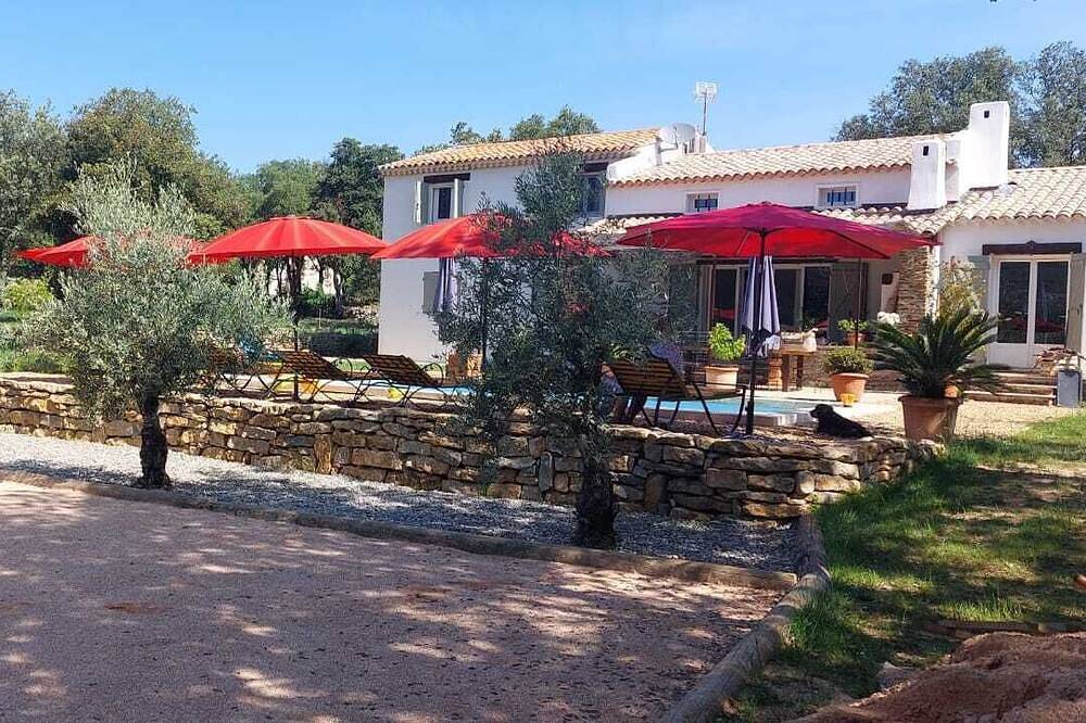 Appartement entier, Location à la Semaine in Néoules, Côte méditerranéenne (France)