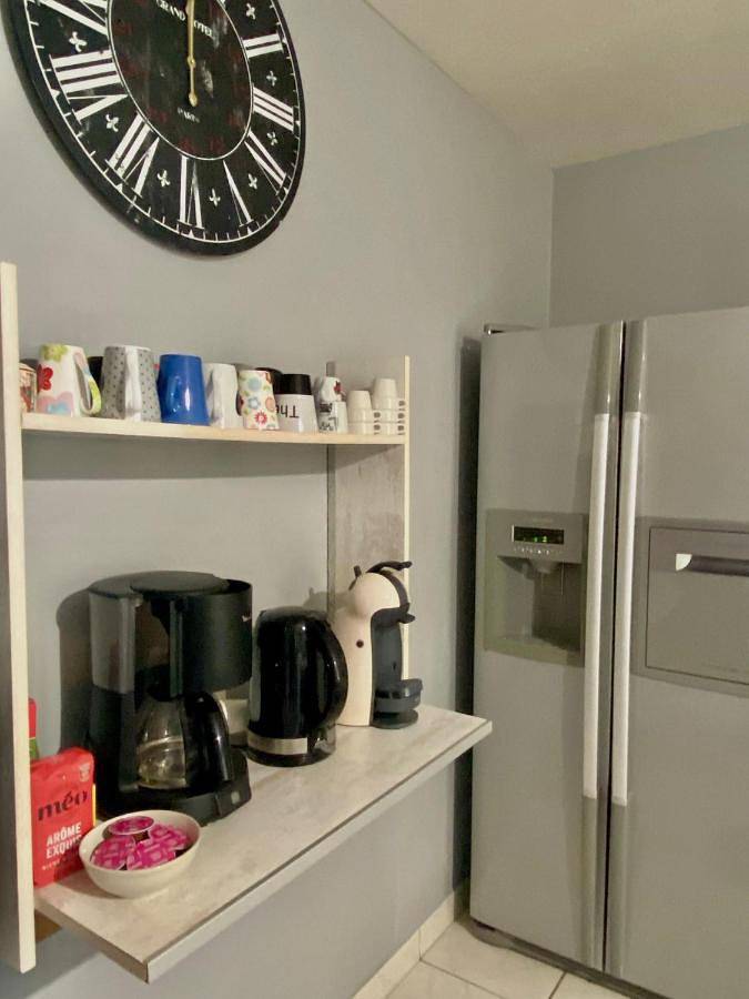 Location de vacances pour 8 personnes, avec vue ainsi que jardin et piscine à La Dornac - 2