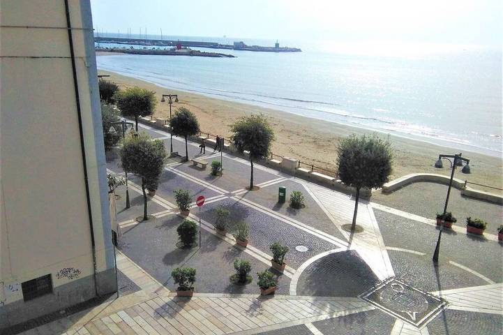 Ferienwohnung für 5 Personen in Crotone