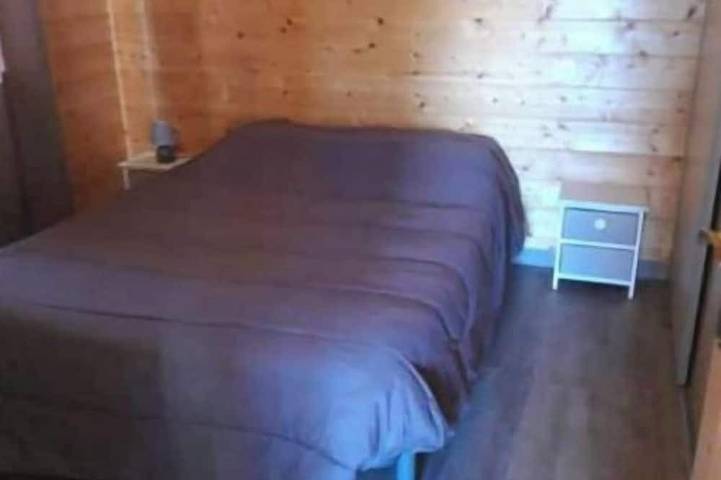 Gîte pour 6 personnes, avec terrasse dans Lac du Bouchet - 3