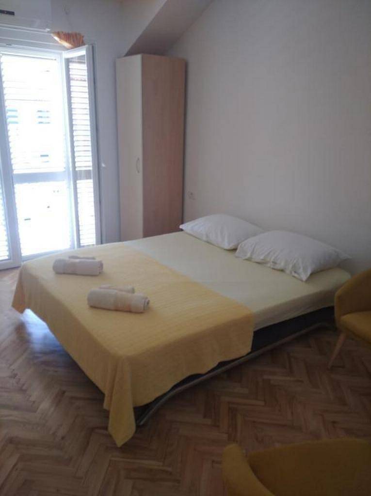 Entire apartment, One bedroom apartment with balcony and sea view Bol, Brač A-12980-b in Bol, Brac
