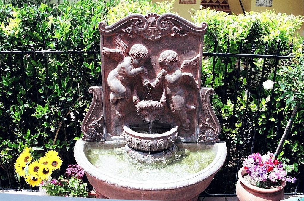 Ganze Wohnung, Außergewöhnlicher Kurzurlaub am Meer - 2 Blocks vom Strand, dem öffentlichen Schwimmbad und der Innenstadt entfernt in Santa Barbara, Santa Barbara County