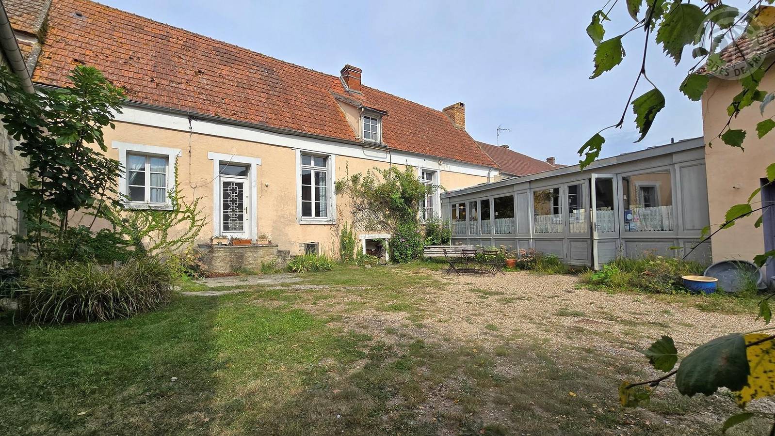 Le Prieuré in Saint-Martin-la-Garenne, Parque natural regional del Vexin Francés