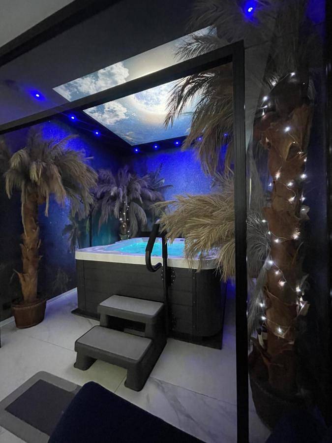 Apartament wakacyjny dla 4 osób, z Jacuzzi i Taras oraz Ogród i Widok w Nowy Sącz