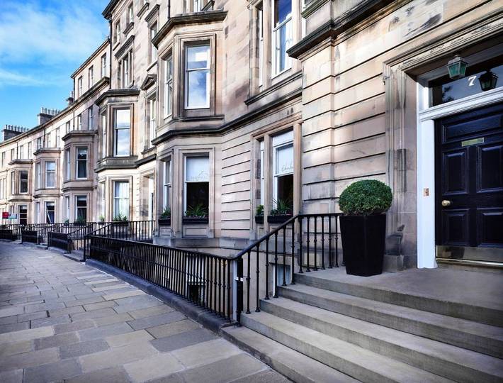 Casa de huéspuedes para 10 personas, con jardín en Edimburgo