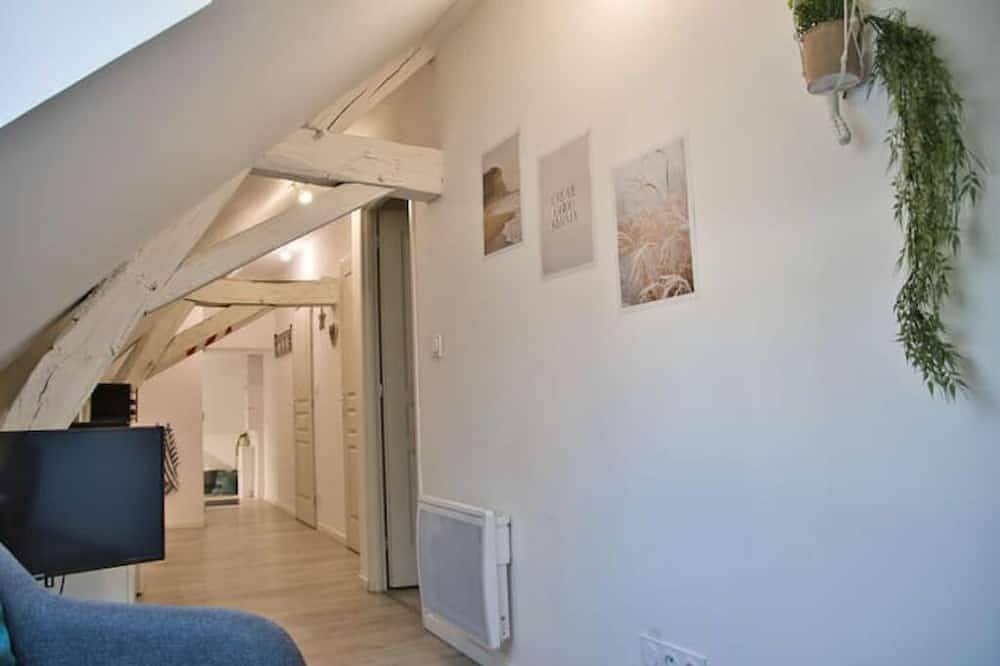 Entire apartment, Coeur Joigny \"nature zen 3\" in Joigny, Auxerre region