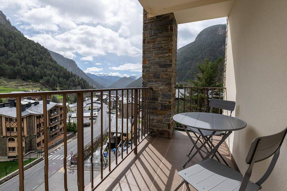 Apartamento entero, Apartamento de 2 habitaciones en Arinsal con parking, 4 pers. in Arinsal, Pal Arinsal