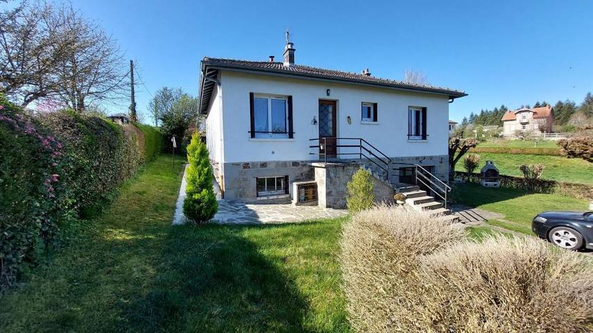 Location de vacances pour 6 personnes, avec jardin à Lacapelle-Viescamp