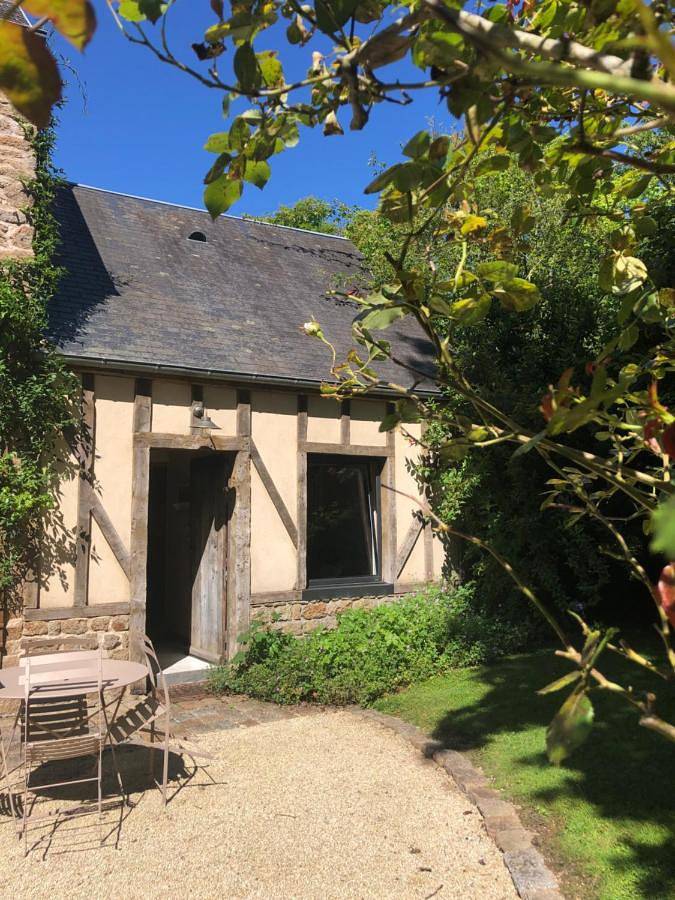Location de vacances pour 4 personnes, avec vue et jardin à Le Val-Saint-Père