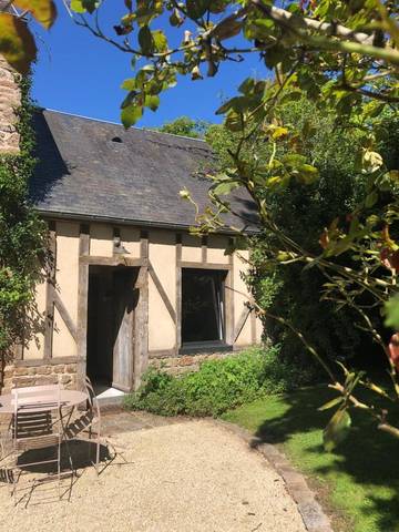 Gîte pour 4 personnes, avec vue et jardin à Le Val-Saint-Père