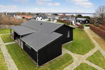Ferienhaus für 6 Personen, mit Terrasse in Båring Strand
