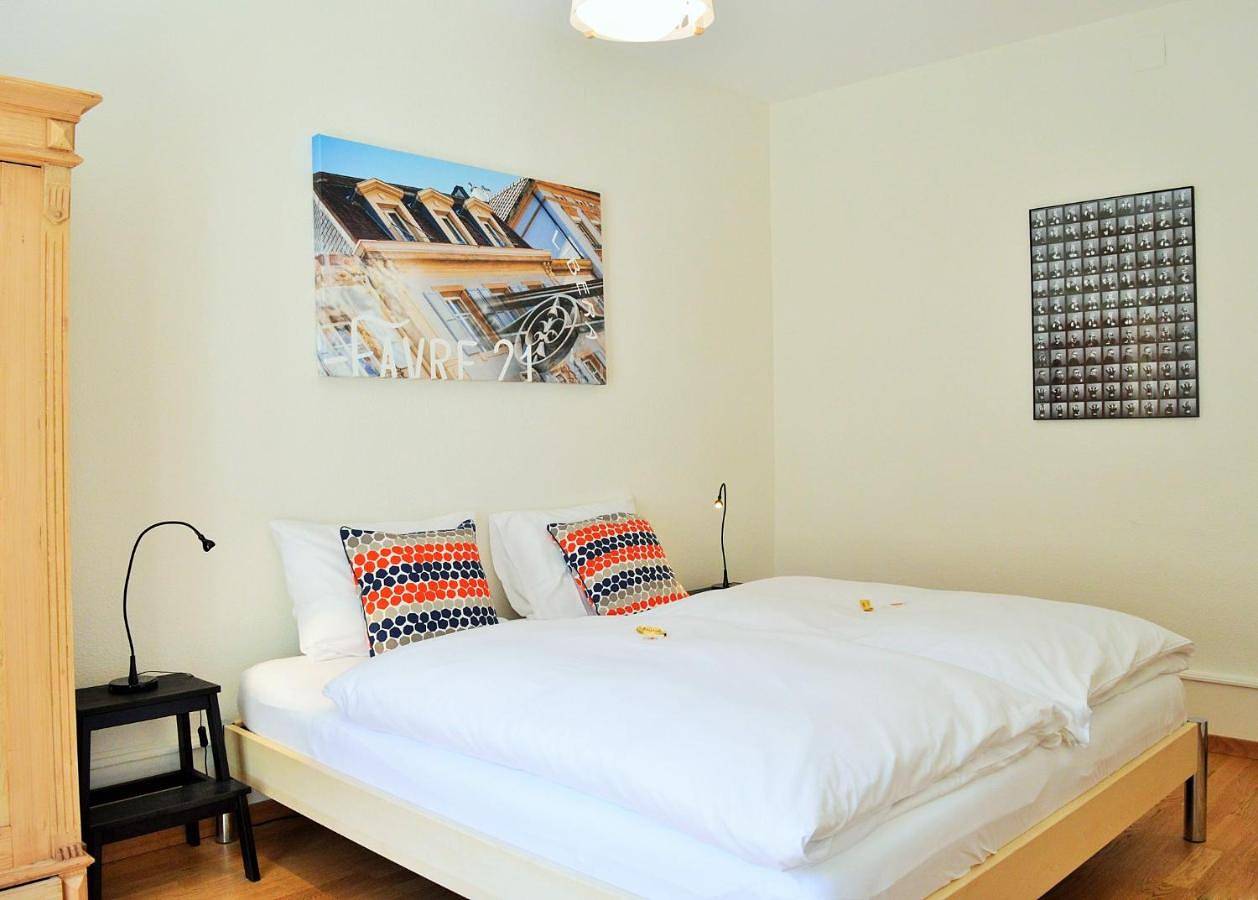 Double Room with Shared Bathroom in Neuchâtel, Lake Neuchâtel
