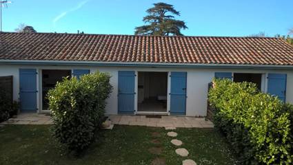 Gîte pour 4 personnes, avec jardin et terrasse à Escos