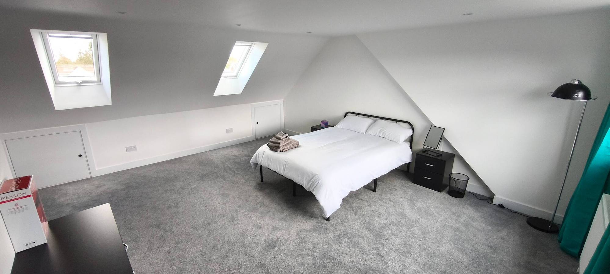 Grande chambre double avec salle de bains privative dans une belle maison neuve in Chelmsford, Essex