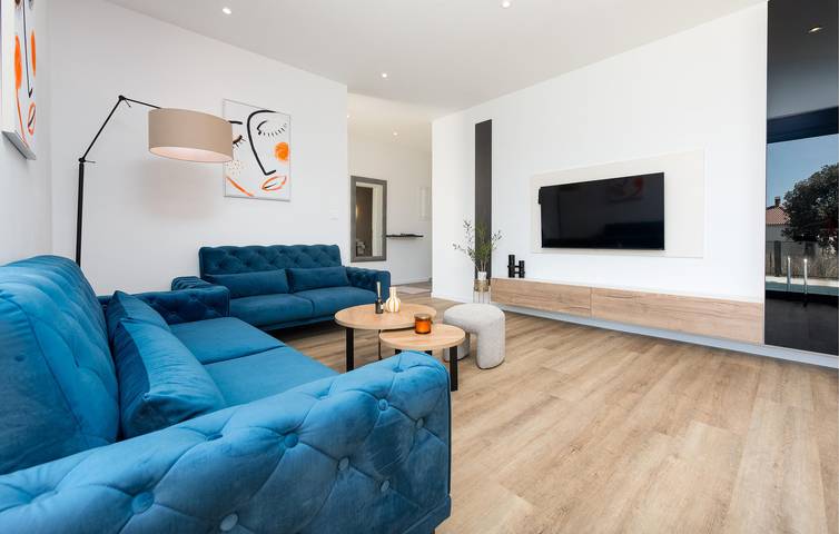 Appartement confortable de 2 chambres avec piscine, près de la plage et Wi-Fi in Nin, Région de Zadar