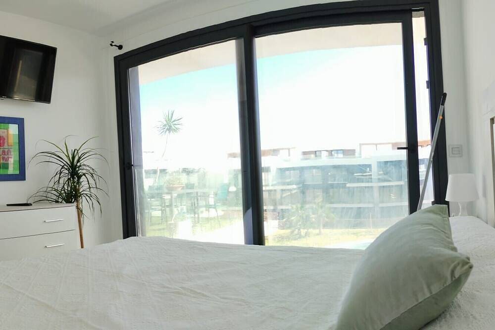 Appartamento intero, Attico di lusso a Zahara con piscina condivisa, Wi-Fi e aria condizionata in Playa Zahara de los Atunes, Barbate