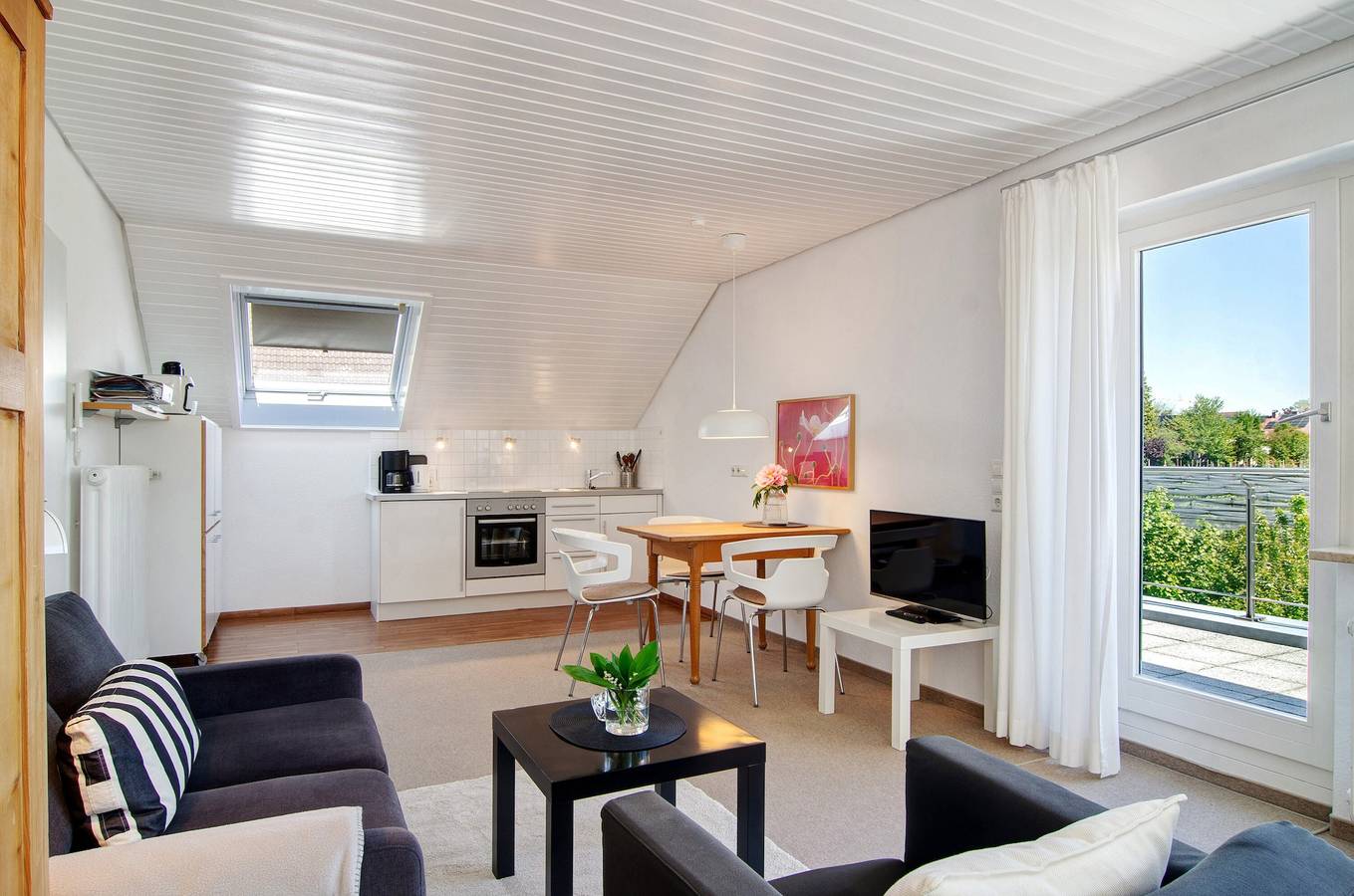 Ganze Wohnung, Ferienwohnung '1-Zimmer-Fewo, 45 Qm' mit Gemeinschaftsgarten, Balkon und Wi-Fi in Kippenhausen, Immenstaad am Bodensee