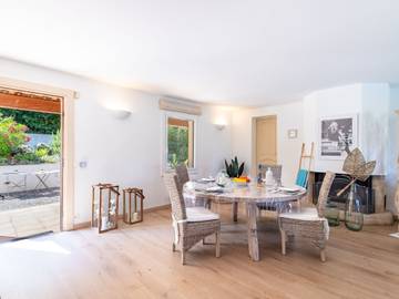 Holiday Home for 4 People in Cogolin, Provence-Alpes-Côte d'Azur, Photo 2