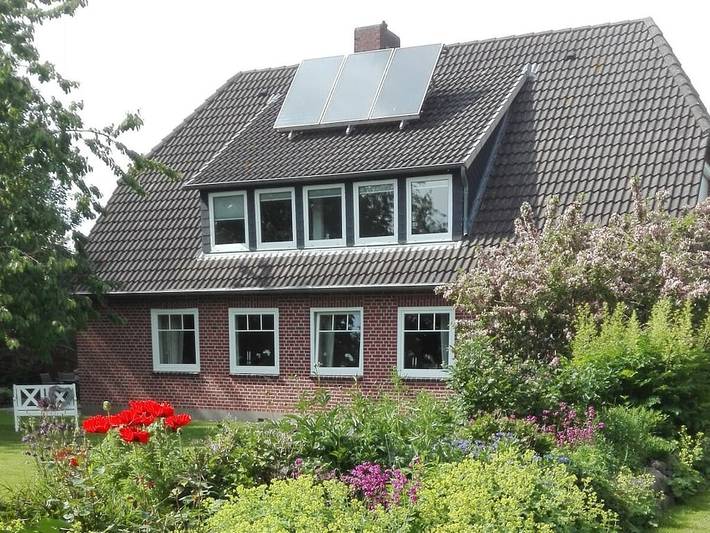 Ferienhaus für 5 Personen, mit Terrasse und Garten in Osterhever