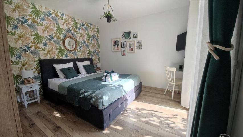 Chambre d’hôte pour 2 personnes, avec jardin et sauna ainsi que jacuzzi et terrasse