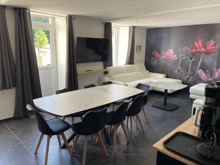 Gîte pour 8 personnes, avec vue ainsi que jardin et terrasse à Amance