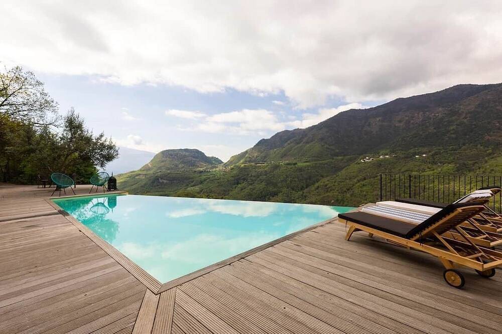 Rustico mit solar Infinity- Pool, Panoramablick, 4 Schlafzim in Tremosine, Gardasee-Berge
