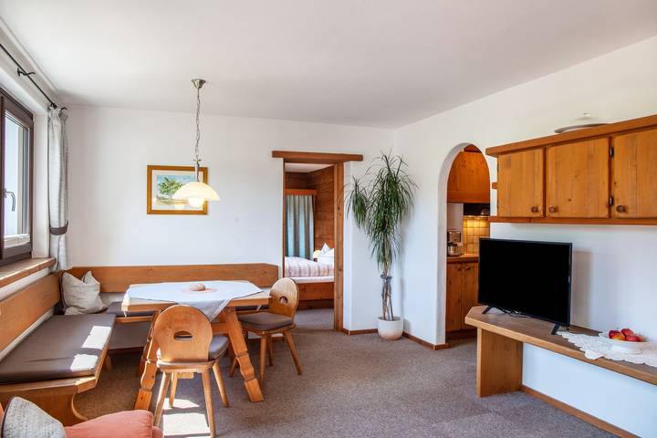 Ganze Wohnung, Ferienwohnung "Anni" mit Bergblick, Gemeinschaftsterrasse und Wlan in Leutasch, Innsbruck Land