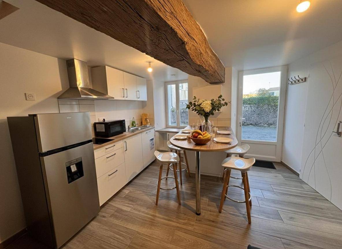 One-Bedroom House in La Pommeraie-sur-Sèvre, Fontenay-le-Comte
