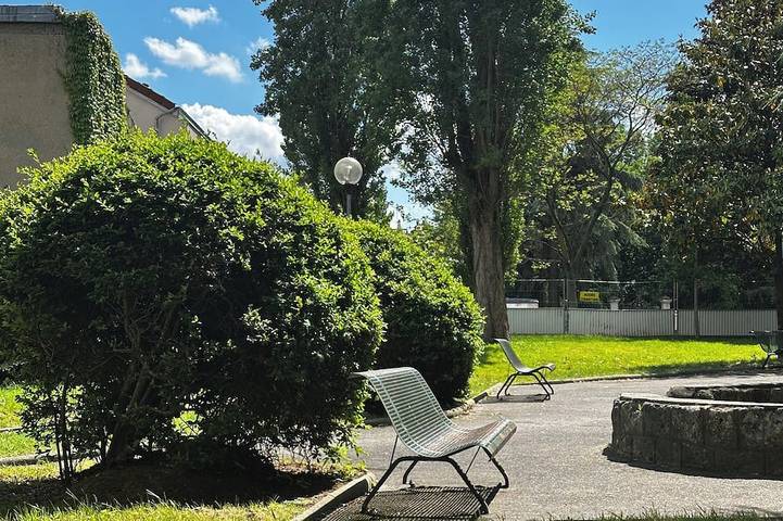 Entire apartment, Private King Room 5 min Metro Paris/Orly in Villejuif, Val-de-Marne
