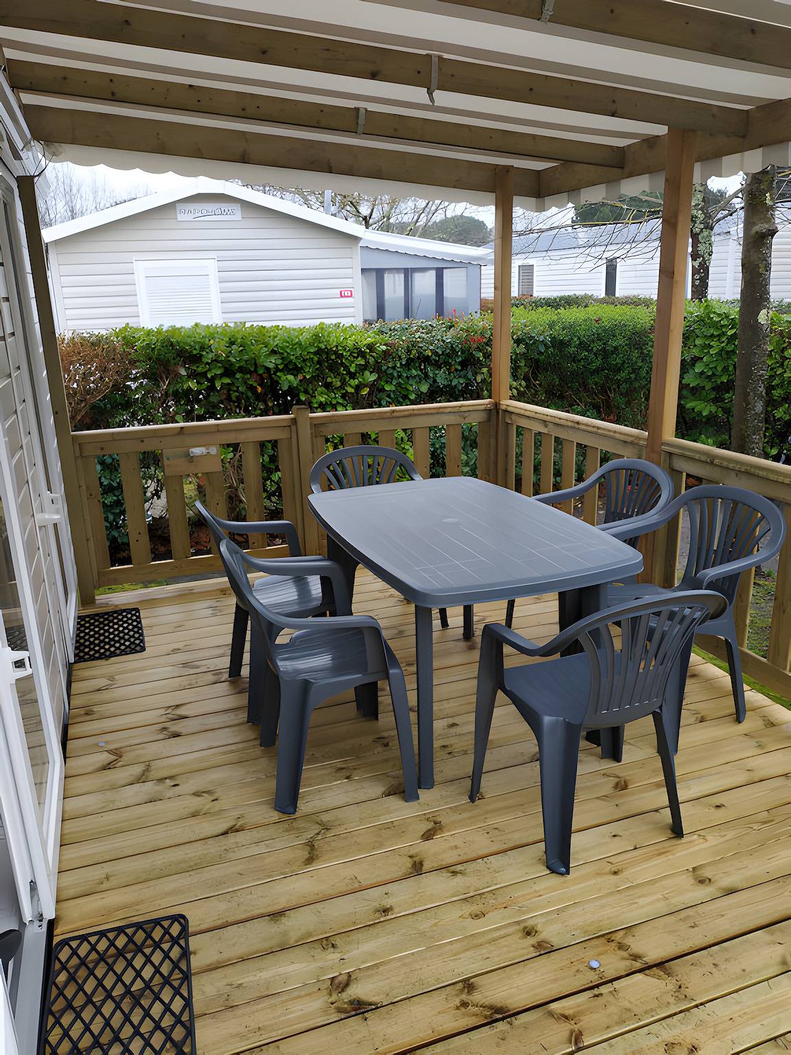 Mobile Home '4 Personnes, Climatisé' avec piscine partagée, terrasse privée et climatisation in Gastes, Côte d’Argent