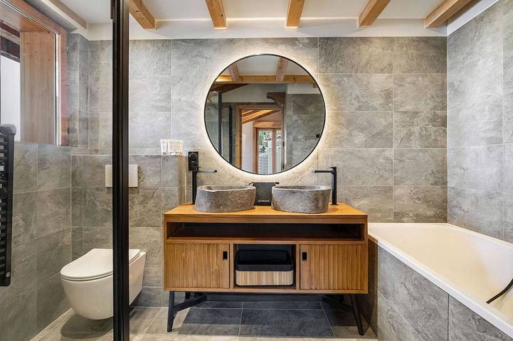 Entire apartment, Modern Apartment at the Foot of the Slopes in Courchevel 1850 in Courchevel 1850, Saint-Bon-Tarentaise