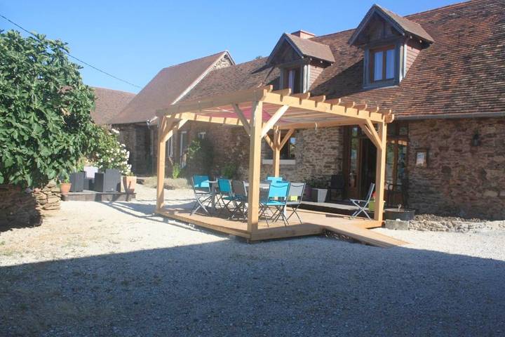Chambre d’hôte pour 3 personnes, avec piscine ainsi que jardin et vue dans Parc naturel régional Périgord-Limousin - 4
