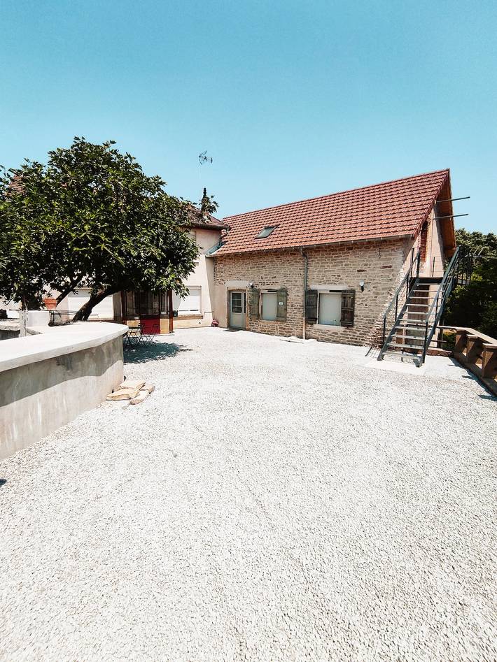 Location de vacances pour 6 personnes, avec vue et balcon/terrasse dans Saint-Jean-de-Vaux - 3