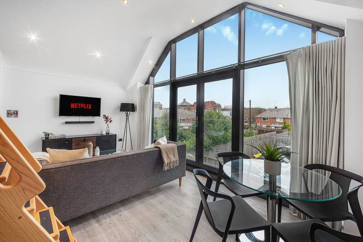 Apartment for 4 people, with Balcony and Garden in Chester