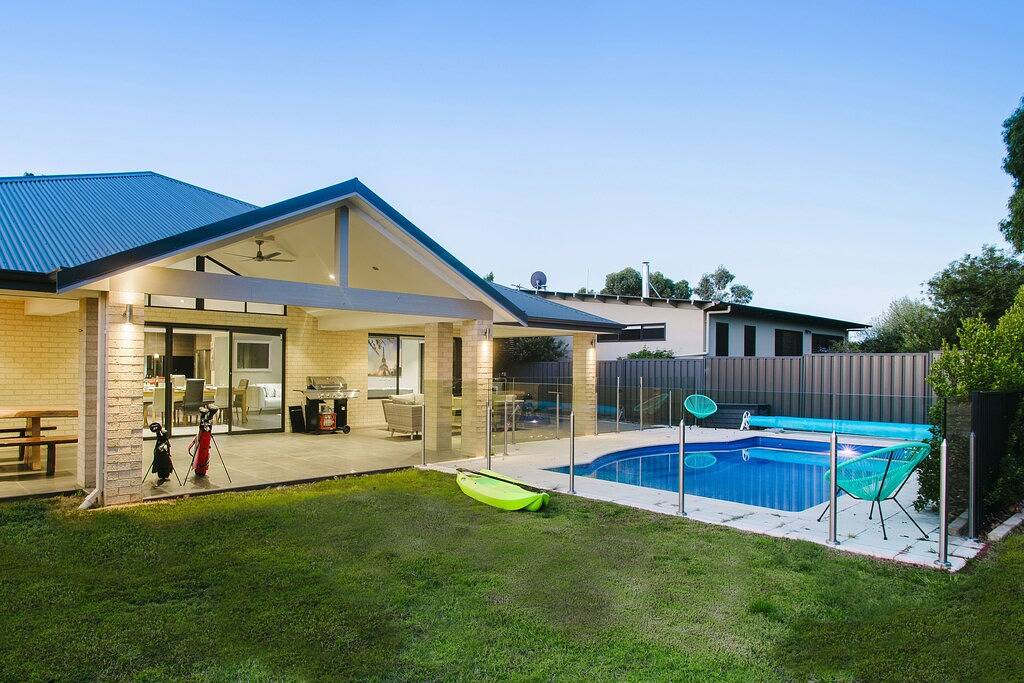 Fairways Spacious Pool House by the Golf Course in Dunsborough, Western Australia