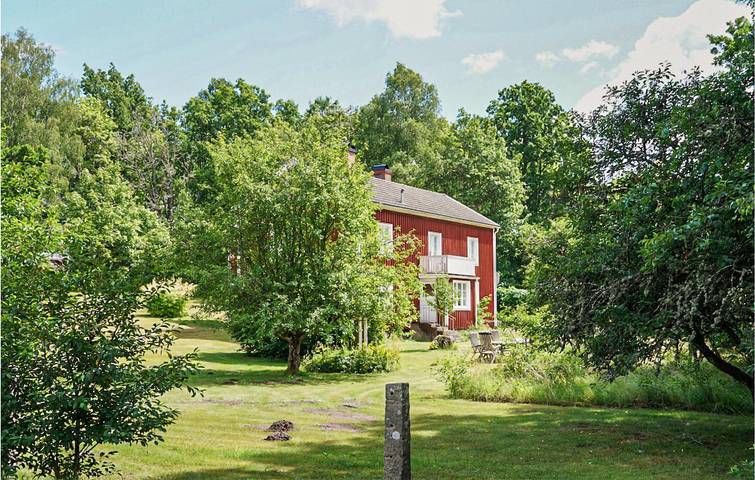 Ferienhaus für 8 Personen, mit Terrasse und Garten sowie Seeblick in Lessebo und Umgebung