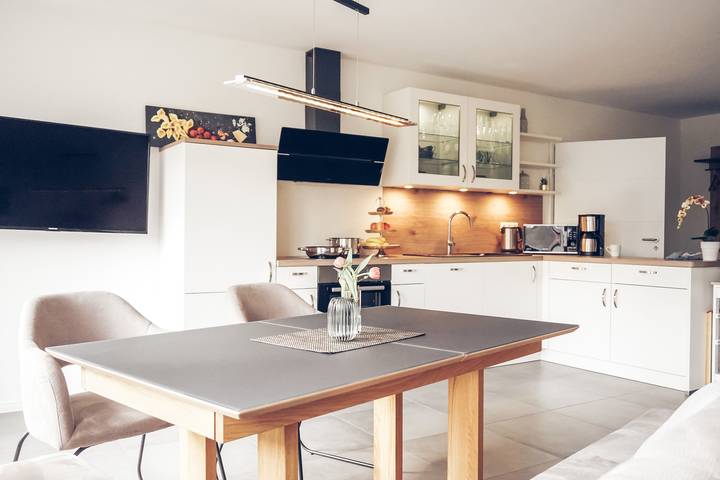 Ferienwohnung für 4 Personen, mit Terrasse und Garten sowie Sauna in Unterweser
