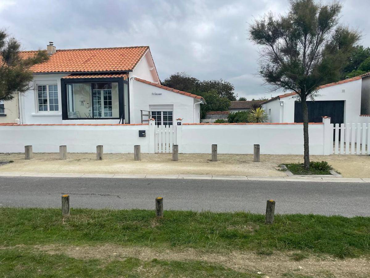 Two-Bedroom House in Marennes, Côte de Beauté