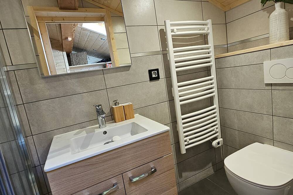 Ganze Wohnung, Buqa - Eine modern ausgestattete alpine \"die ganze Saison\" Wohnung im Zentrum von Samoens in Samoëns, Region Bonneville