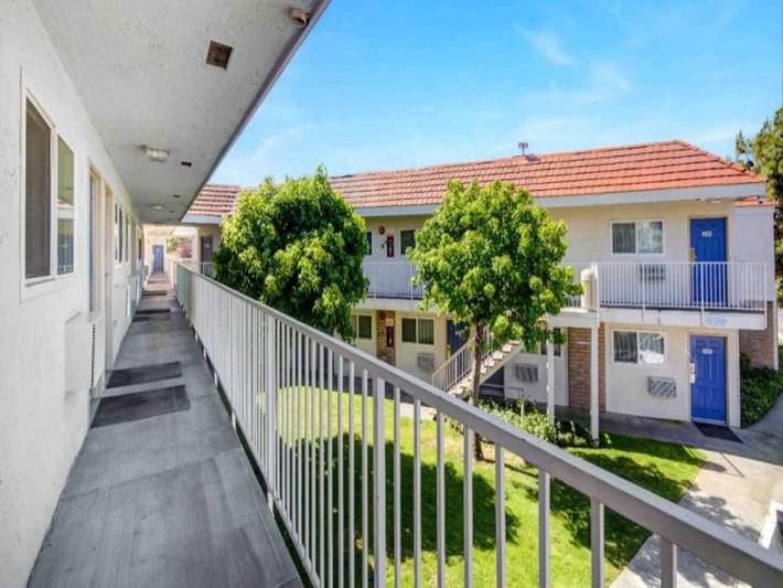 Apartamento entero, Acogedora habitación con 1 cama doble | Mini refrigerador in San José, Silicon Valley